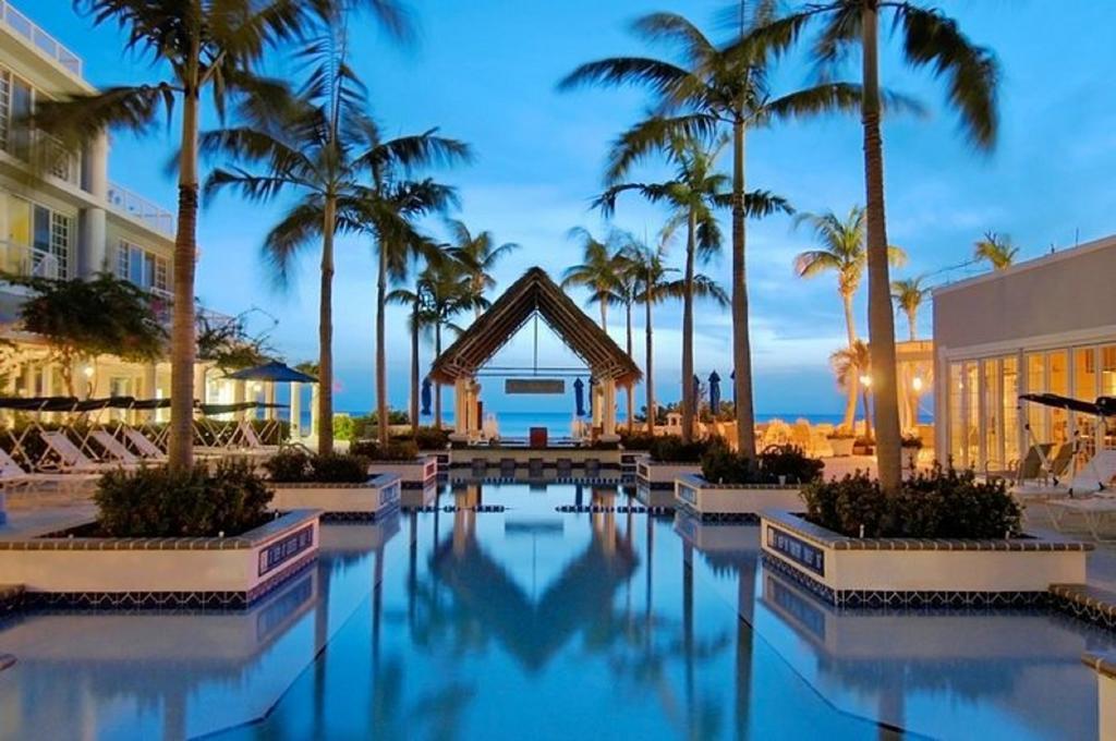 Grand Cayman Beach Suites Seven Mile Beach Eksteriør billede
